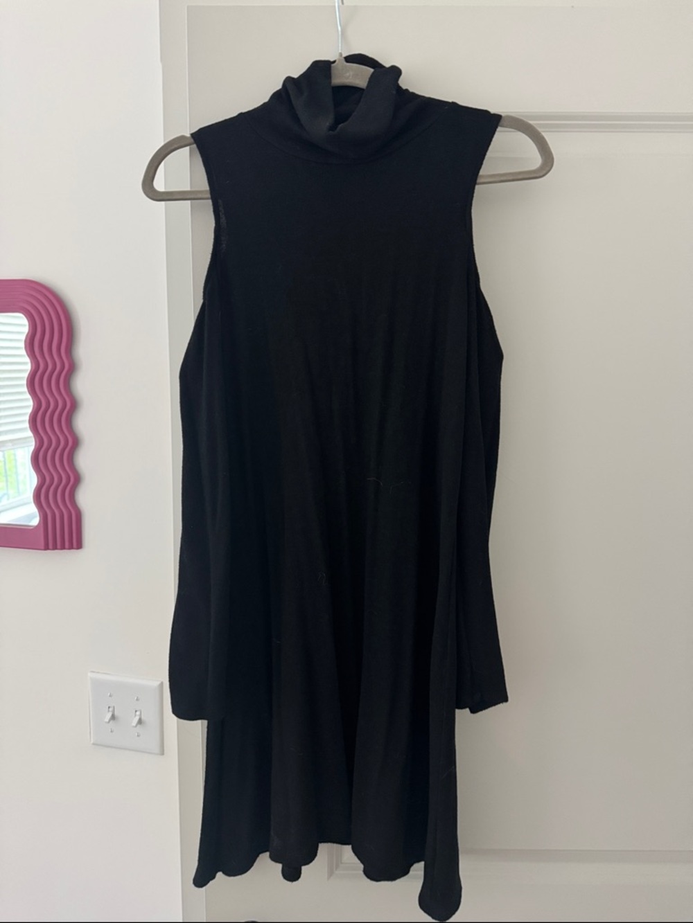 Shoulderless sleeve Black Turtleneck Swing Dress